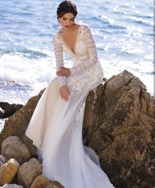 Beach Mermaid Wedding Dress Long Sleeve V-Neck Lace Appliques Sexy Open Back Tulle Bride Gown Train