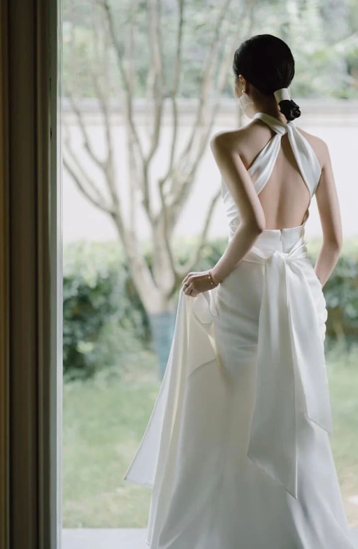 Modern Summer V Back Lace Wedding Dress Simple Satin White Tulle Sexy Bridal Gown