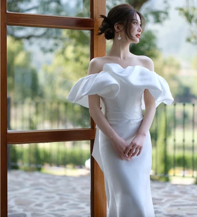 New Simple Mermaid Light Wedding Dress White Fluffy Chest Summer Bridal Gown