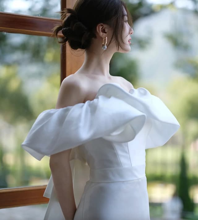 New Simple Mermaid Light Wedding Dress White Fluffy Chest Summer Bridal Gown