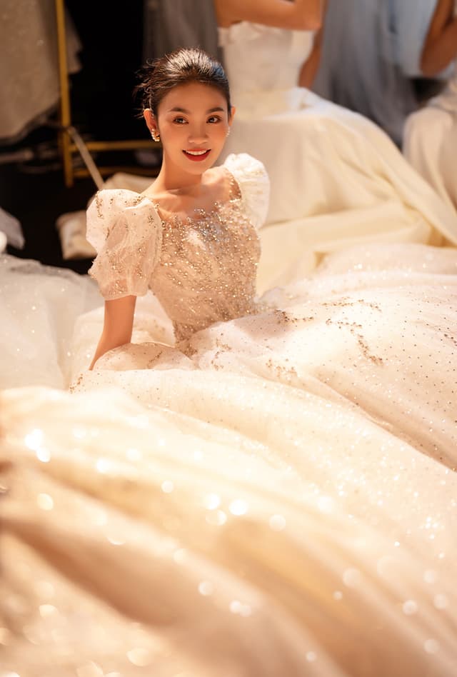 Wedtire Wedding Dress Small Train With Bow Luxury Long Sleeve Lace Handmade Mermaid Style No. Fairytale