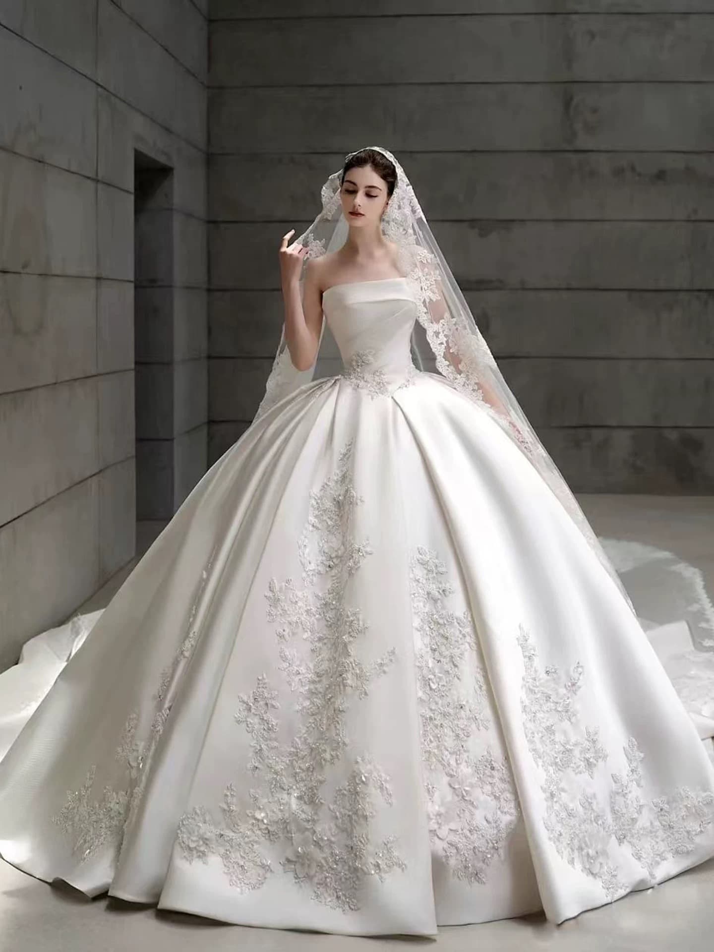 Strapless Satin Bridal Dress with a Long Train Featuring Light Luxury Premium Texture and Couture-Level Craftsmanship
