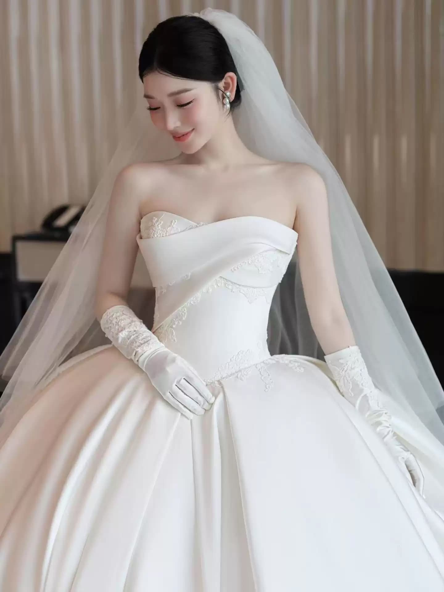 Strapless Satin Design with a Vintage Ethereal Charm Featuring a Premium Texture and Elegant Train